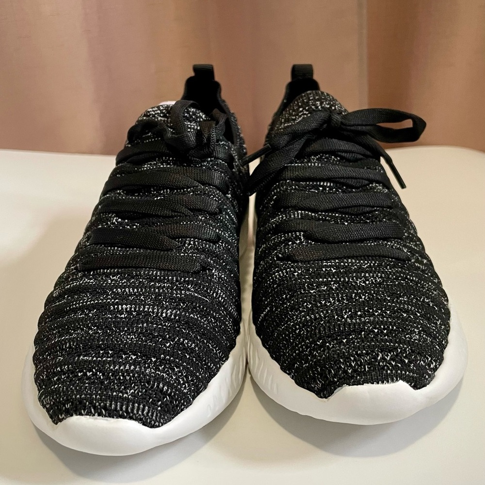 NIB J Slides 7 Black and White Knit Athletic Sneakers
